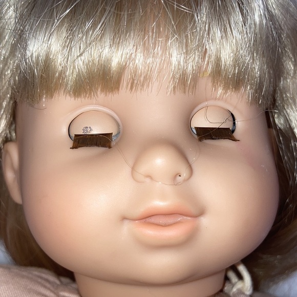 Retired American girl itty baby long blonde hair - Picture 11 of 11